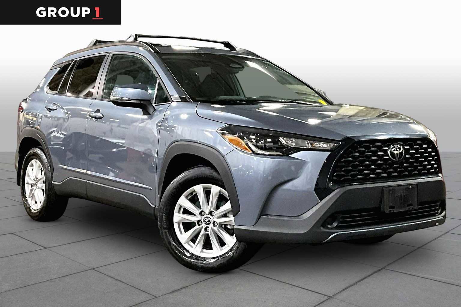 Used 2023 Toyota Corolla Cross LE w/ Moonroof Package image 3