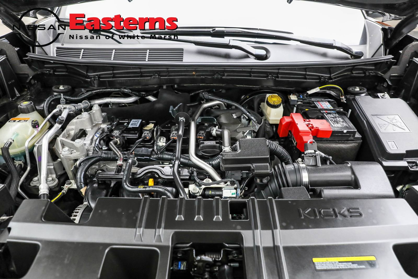 Used 2025 Nissan Kicks SR image 10