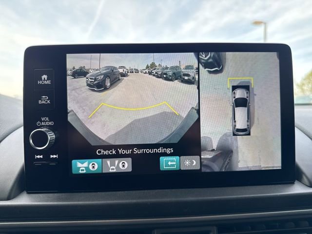 Certified 2025 Honda Pilot Black Edition image 18