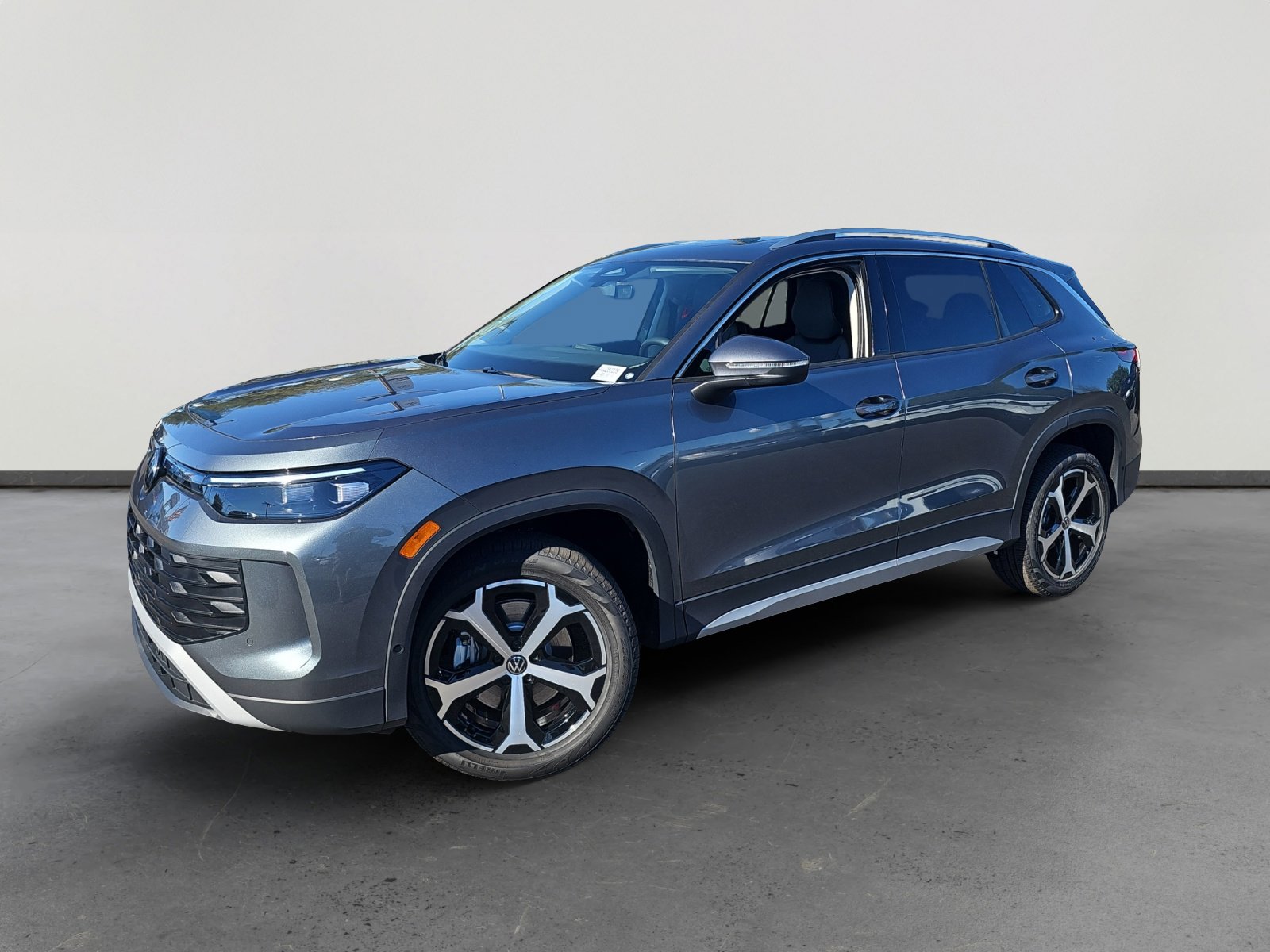 New 2026 Volkswagen Tiguan SE