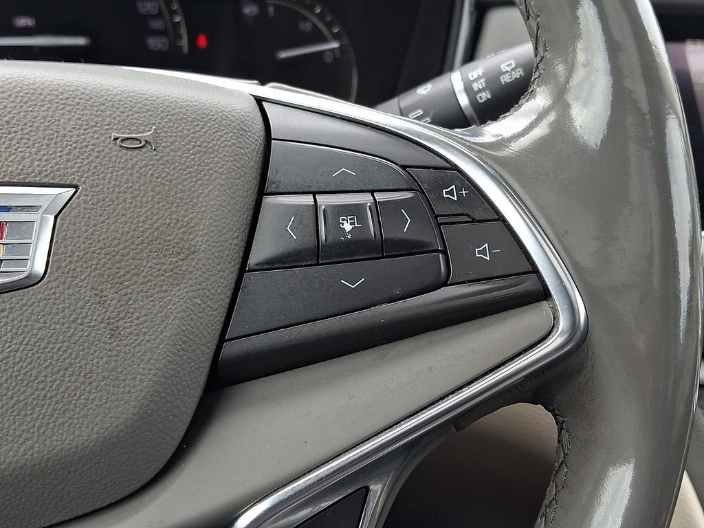 Used 2018 Cadillac XT5 Luxury w/ Driver Awareness Package AWD/4WD image 23