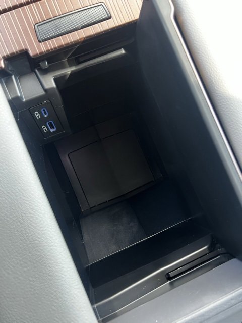 Used 2024 Toyota Sienna XLE image 15