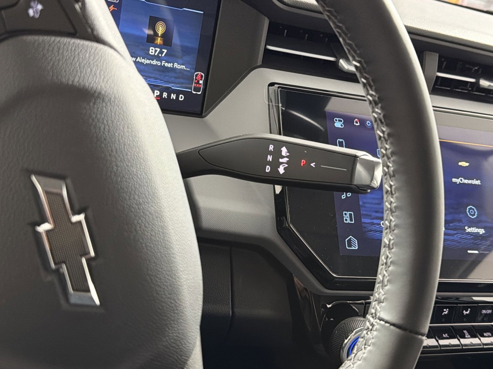 New 2027 Chevrolet Bolt LT w/ Comfort Package image 22