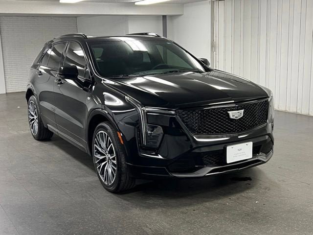 Used 2025 Cadillac XT4 Sport AWD/4WD image 7