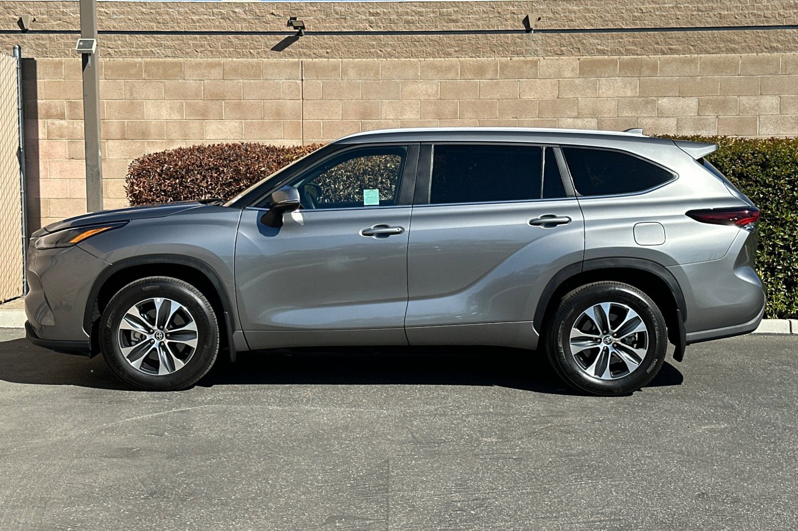 Used 2026 Toyota Highlander XLE AWD/4WD image 7