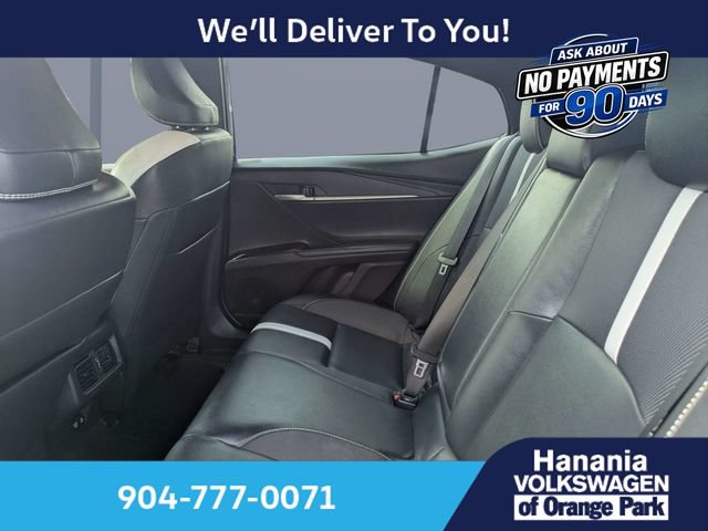 Used 2025 Toyota Camry SE w/ Convenience Package FWD image 12