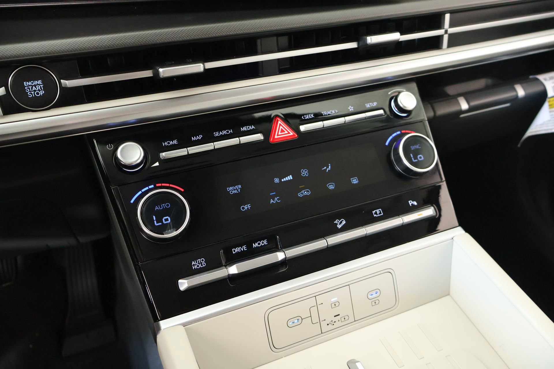 Certified 2026 Hyundai Santa Fe SE FWD image 7