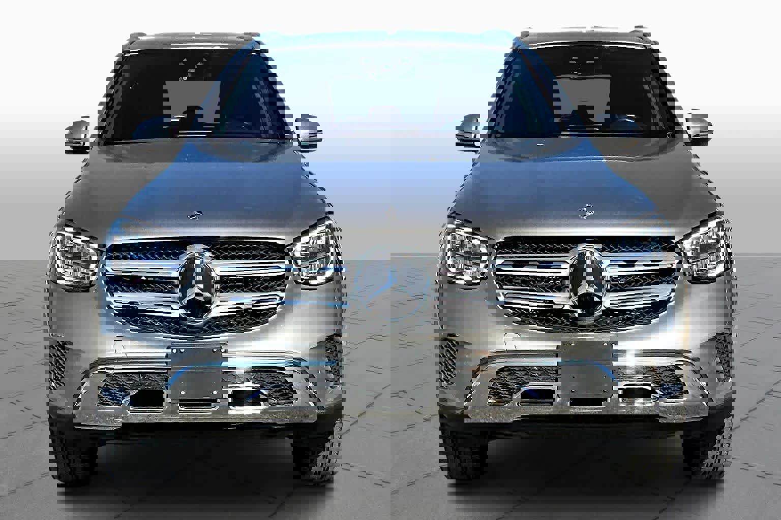 Certified 2022 Mercedes-Benz GLC 300 4MATIC w/ Driver Assistance Package image 3