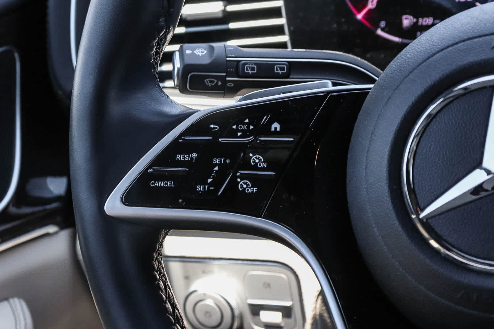 Used 2024 Mercedes-Benz GLE 350 4MATIC image 23