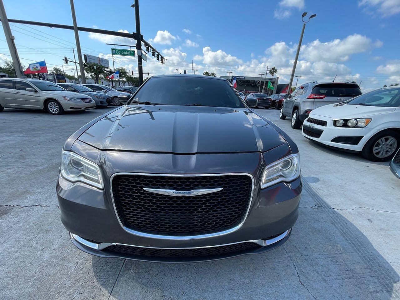 Used 2016 Chrysler 300 Limited RWD image 1