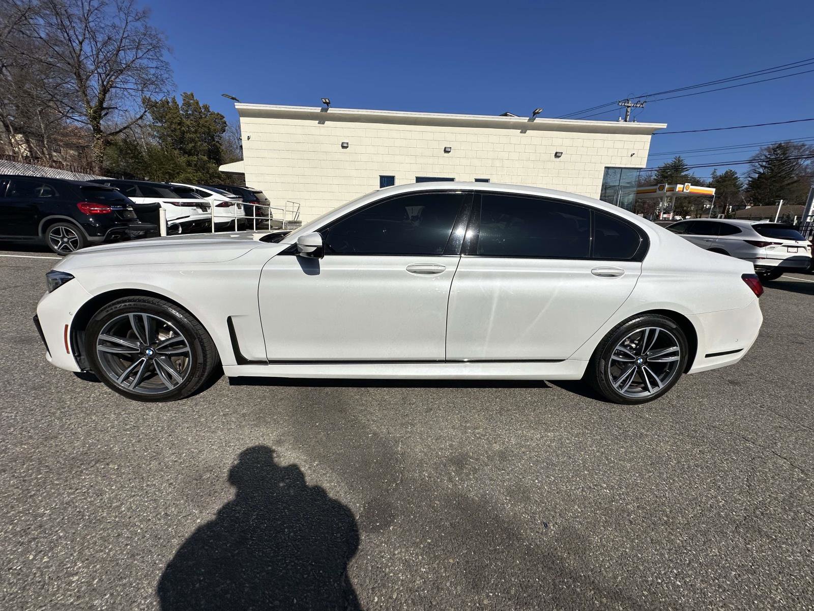 Used 2020 BMW 750i xDrive w/ M Sport Package AWD/4WD image 6