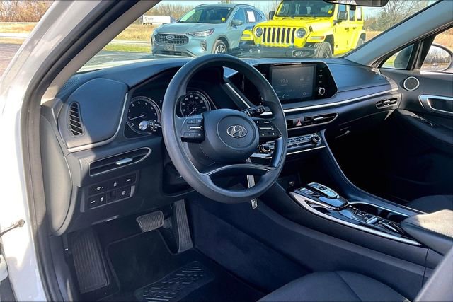 Used 2021 Hyundai Sonata SE w/ Cargo Package image 17