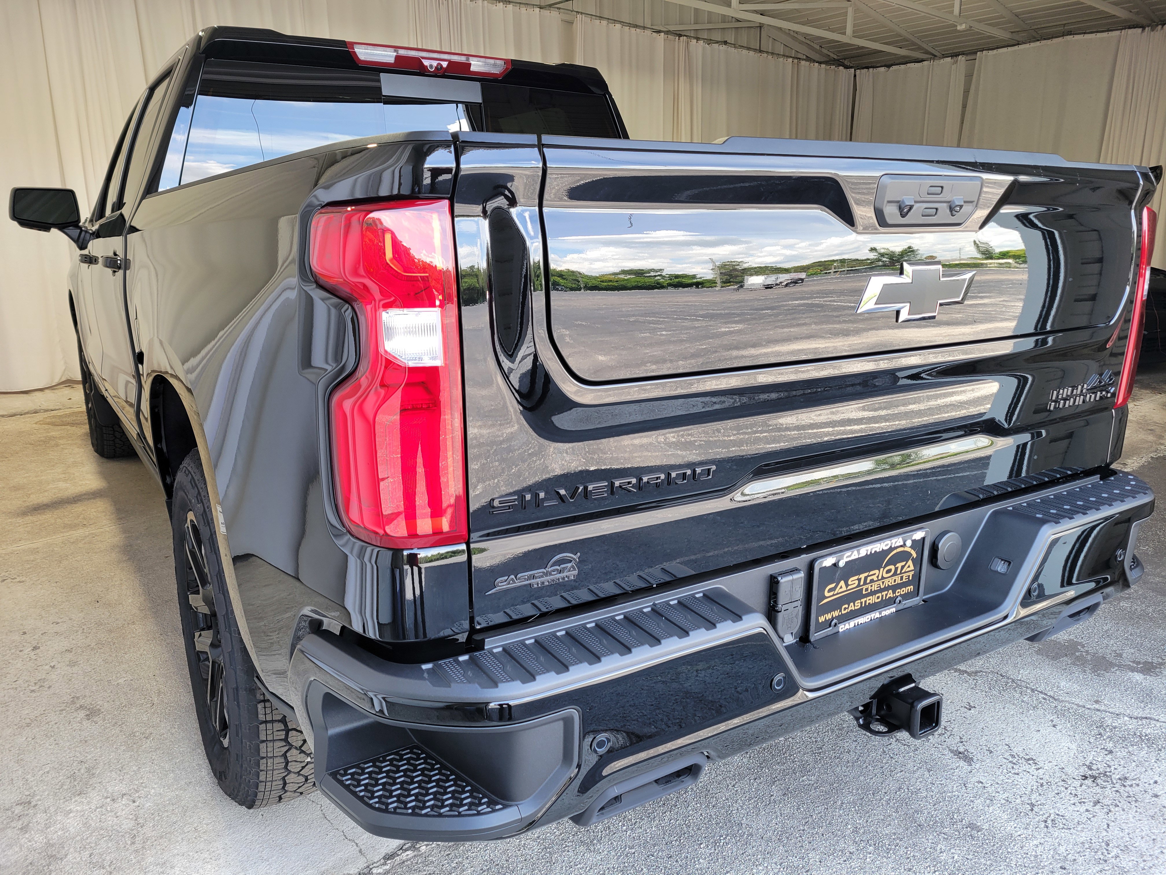 New 2026 Chevrolet Silverado 1500 High Country w/ Midnight Edition image 13