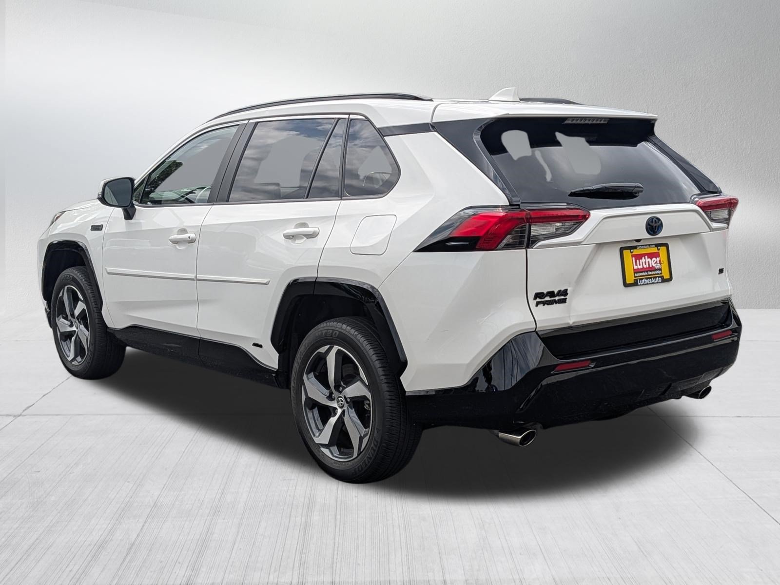 Used 2023 Toyota RAV4 SE w/ Weather & Moonroof Package AWD/4WD image 5