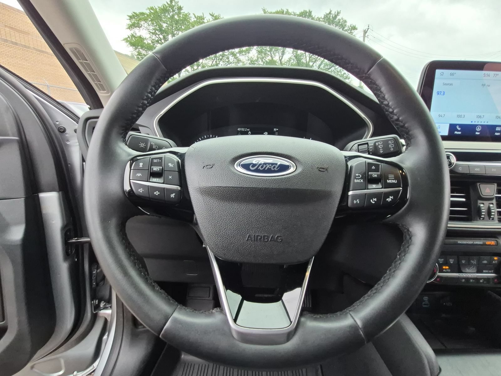 Used 2022 Ford Escape SE w/ SE Sport Appearance Package FWD image 22