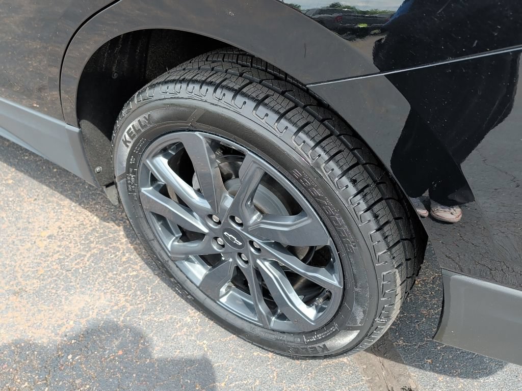 Used 2023 Chevrolet Equinox RS AWD/4WD image 12