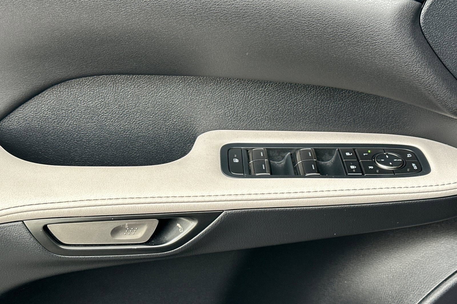 Used 2024 Lexus RX 350 Premium w/ Accessory Package (Z1) image 13