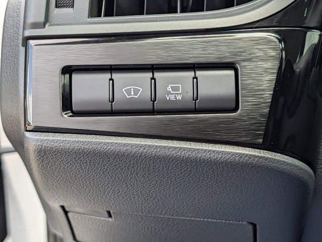 Used 2025 Lexus ES 300h Ultra Luxury FWD image 25