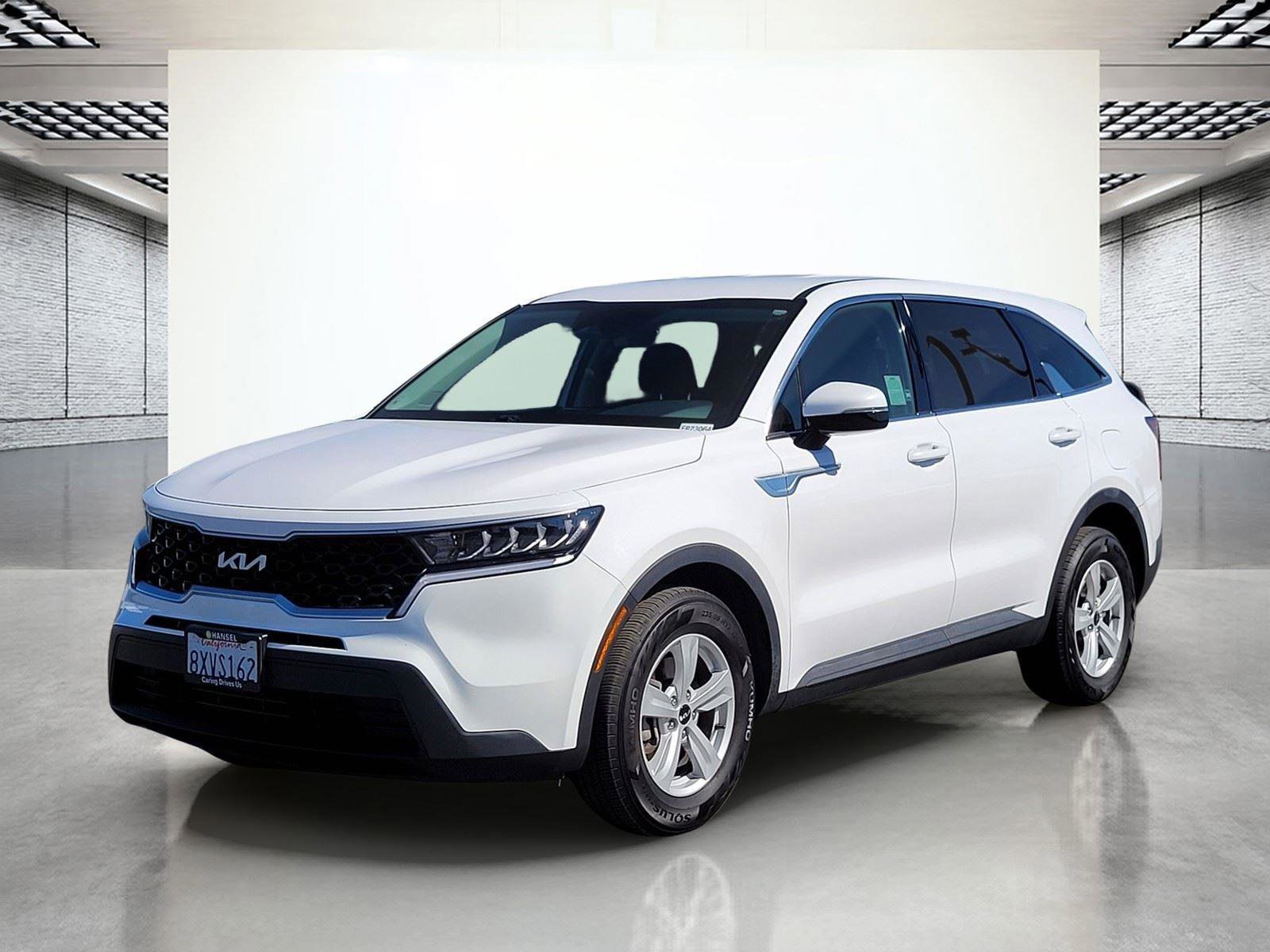 Used 2022 Kia Sorento LX image 4