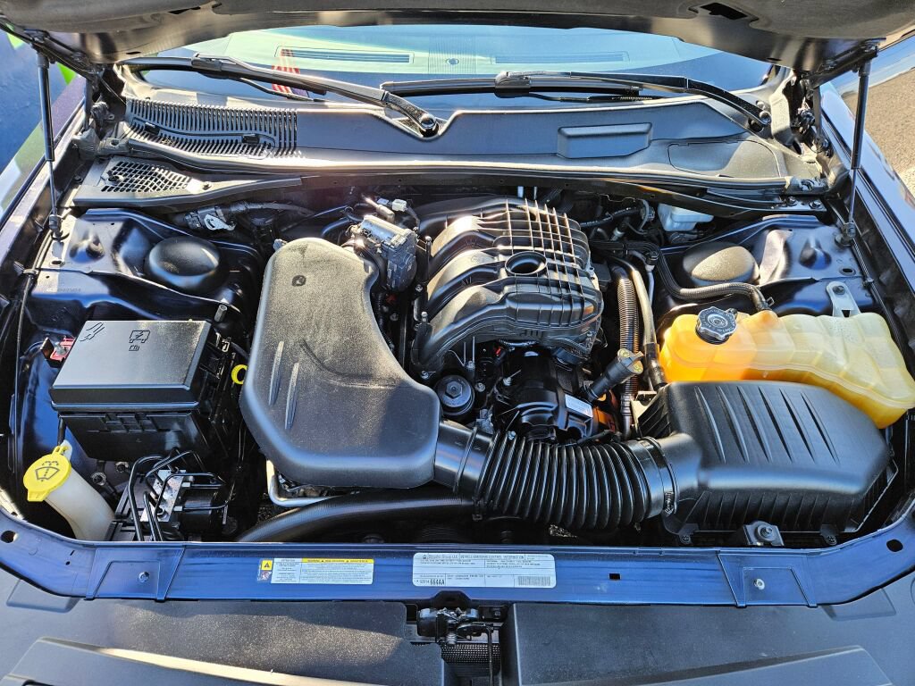Used 2012 Dodge Challenger SXT RWD image 11