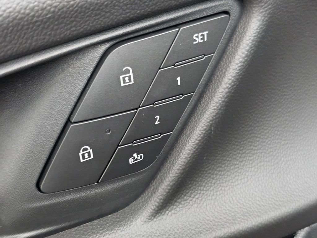New 2027 Chevrolet Equinox RS w/ Safety and Technology Package AWD/4WD image 31