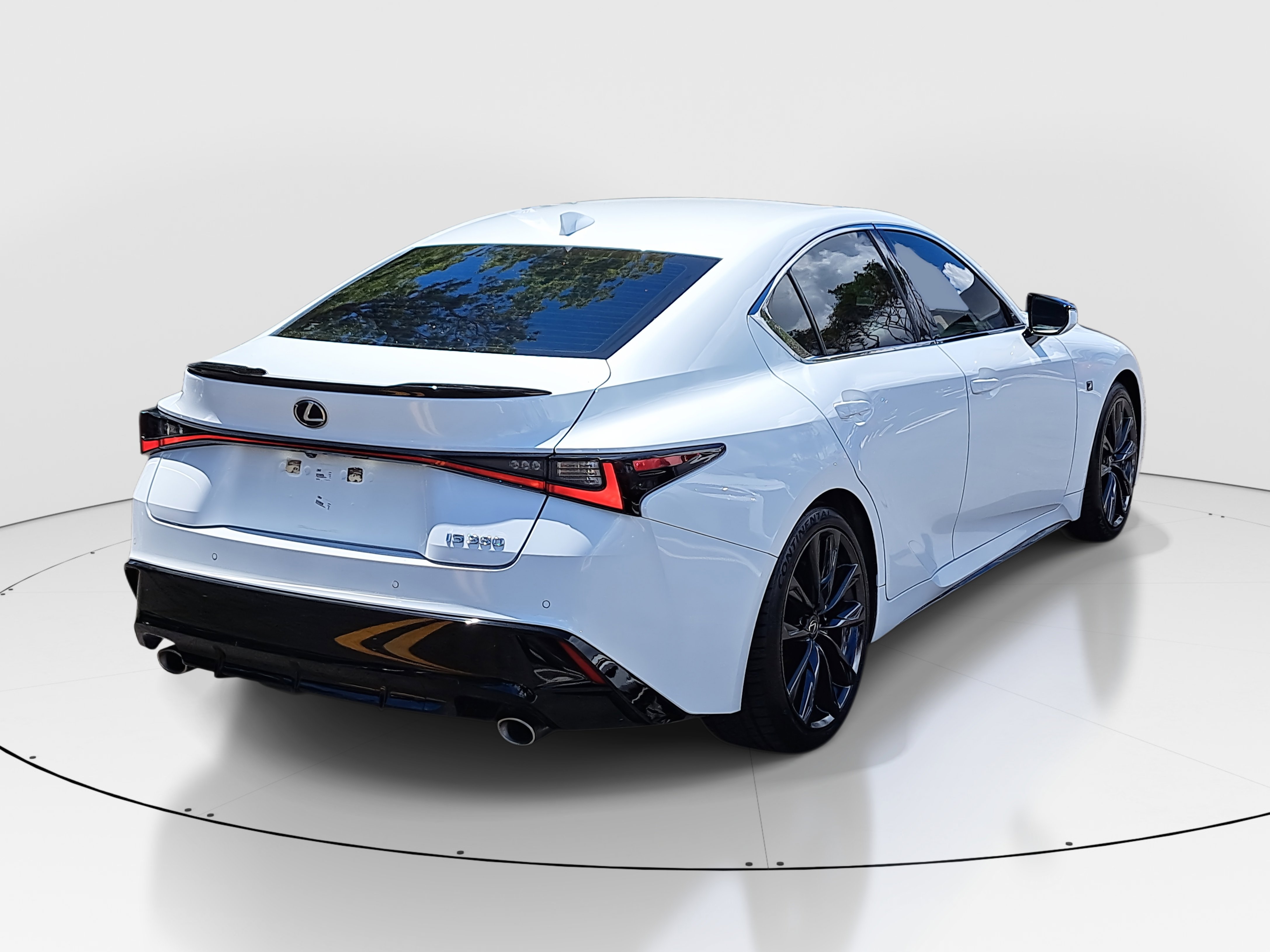 Certified 2022 Lexus IS 350 F Sport image 4