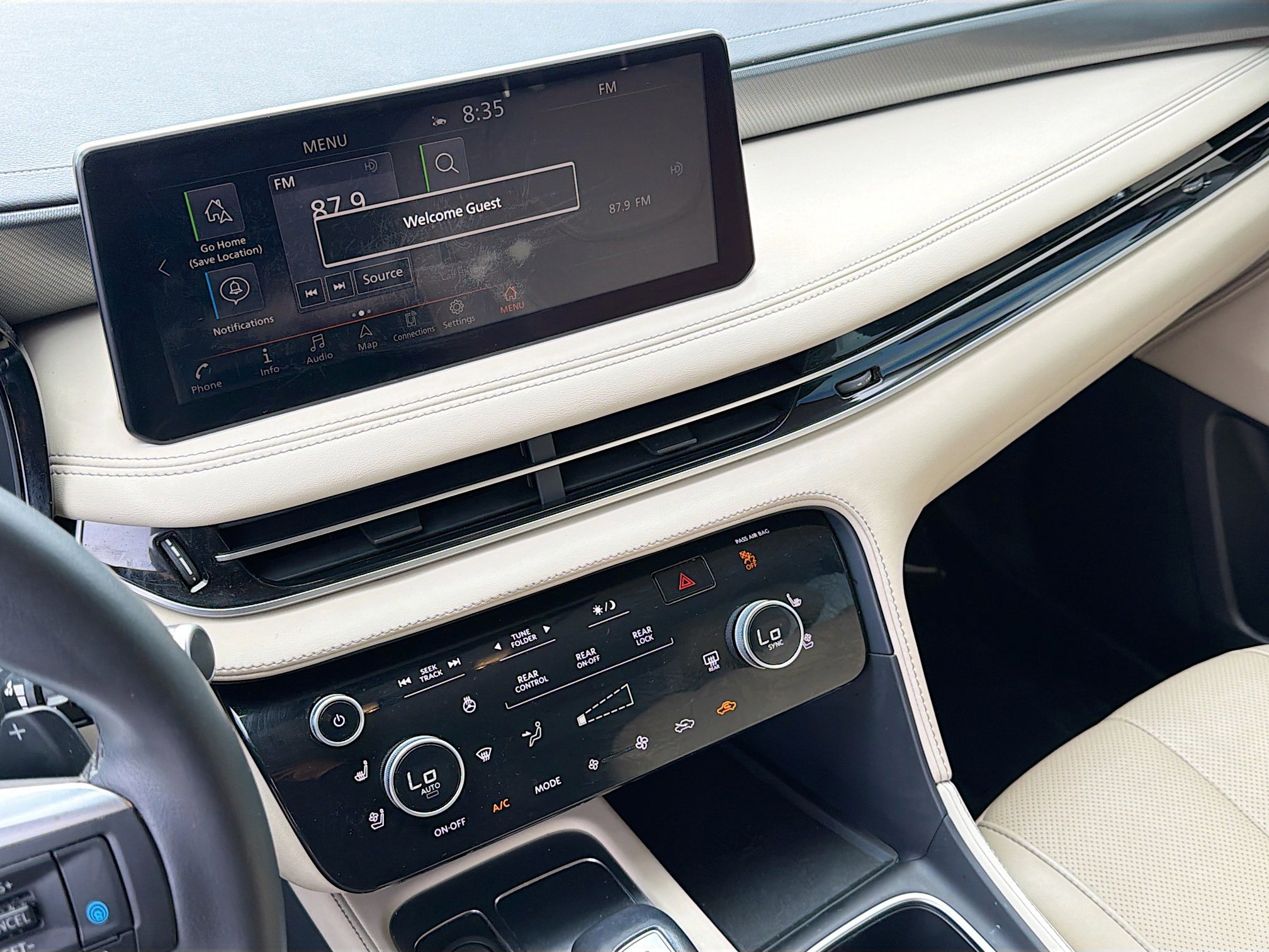 Used 2023 INFINITI QX60 Luxe w/ Performance Audio Package AWD/4WD image 29