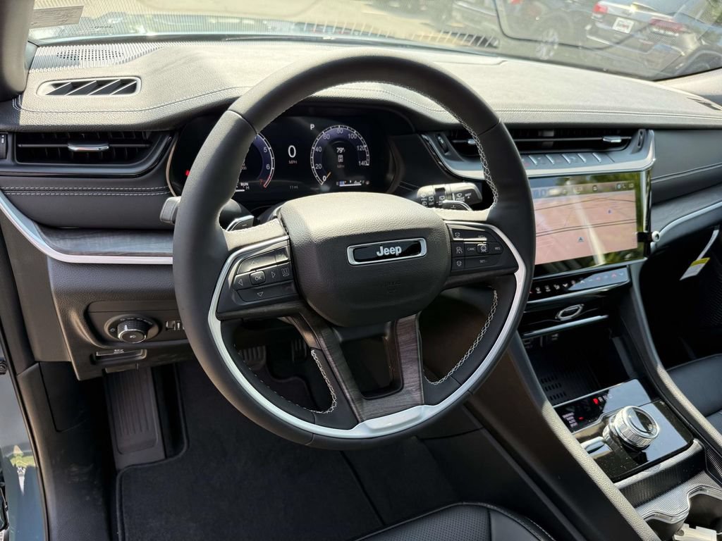 New 2027 Jeep Grand Cherokee Limited AWD/4WD image 2