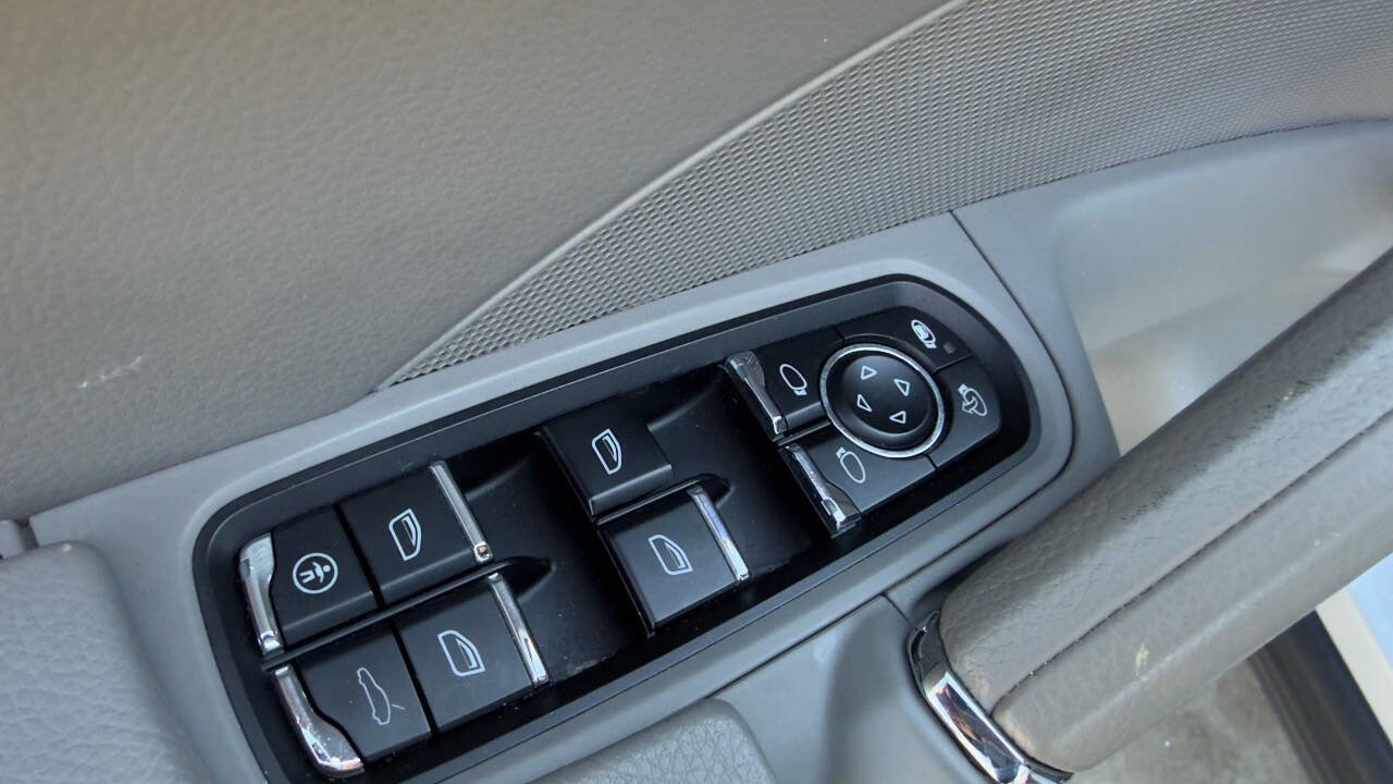 Used 2011 Porsche Cayenne S image 23