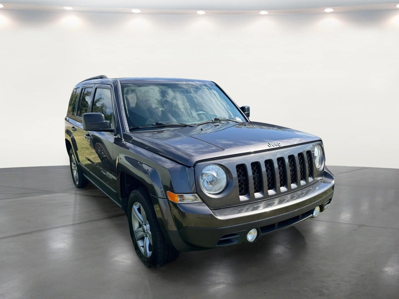Used 2015 Jeep Patriot Sport w/ Power Value Group AWD/4WD image 8
