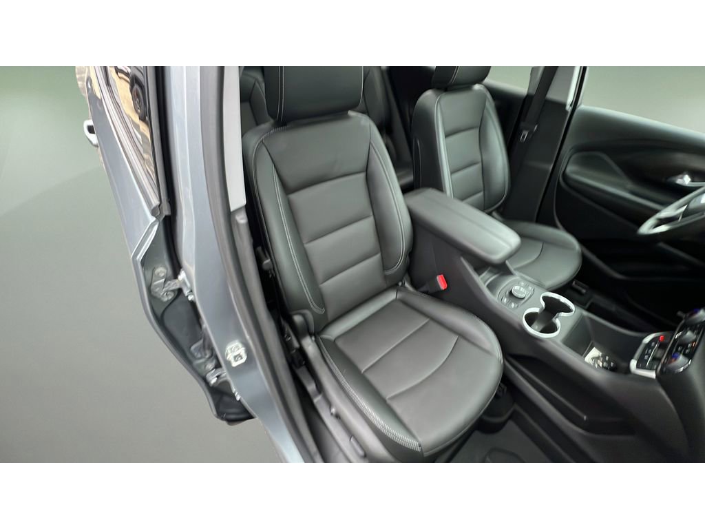 Certified 2024 GMC Terrain SLT w/ Infotainment Package II image 32