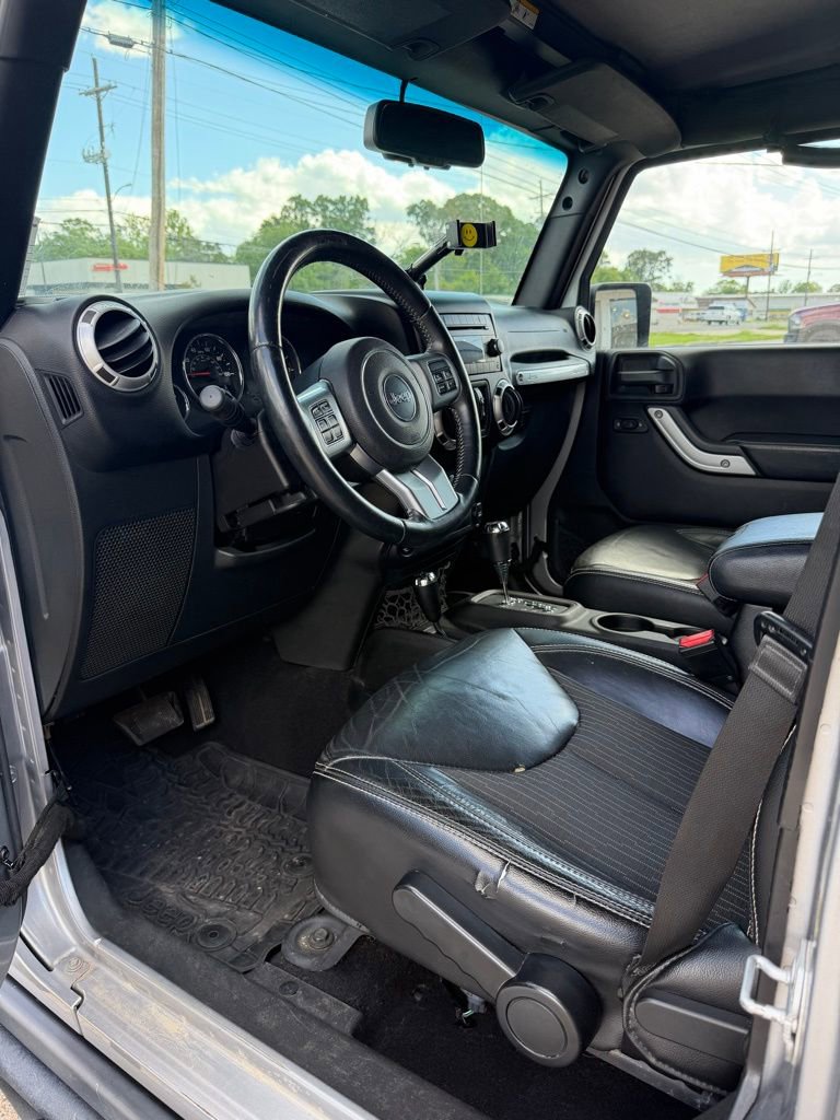 Used 2015 Jeep Wrangler Unlimited Sport image 11