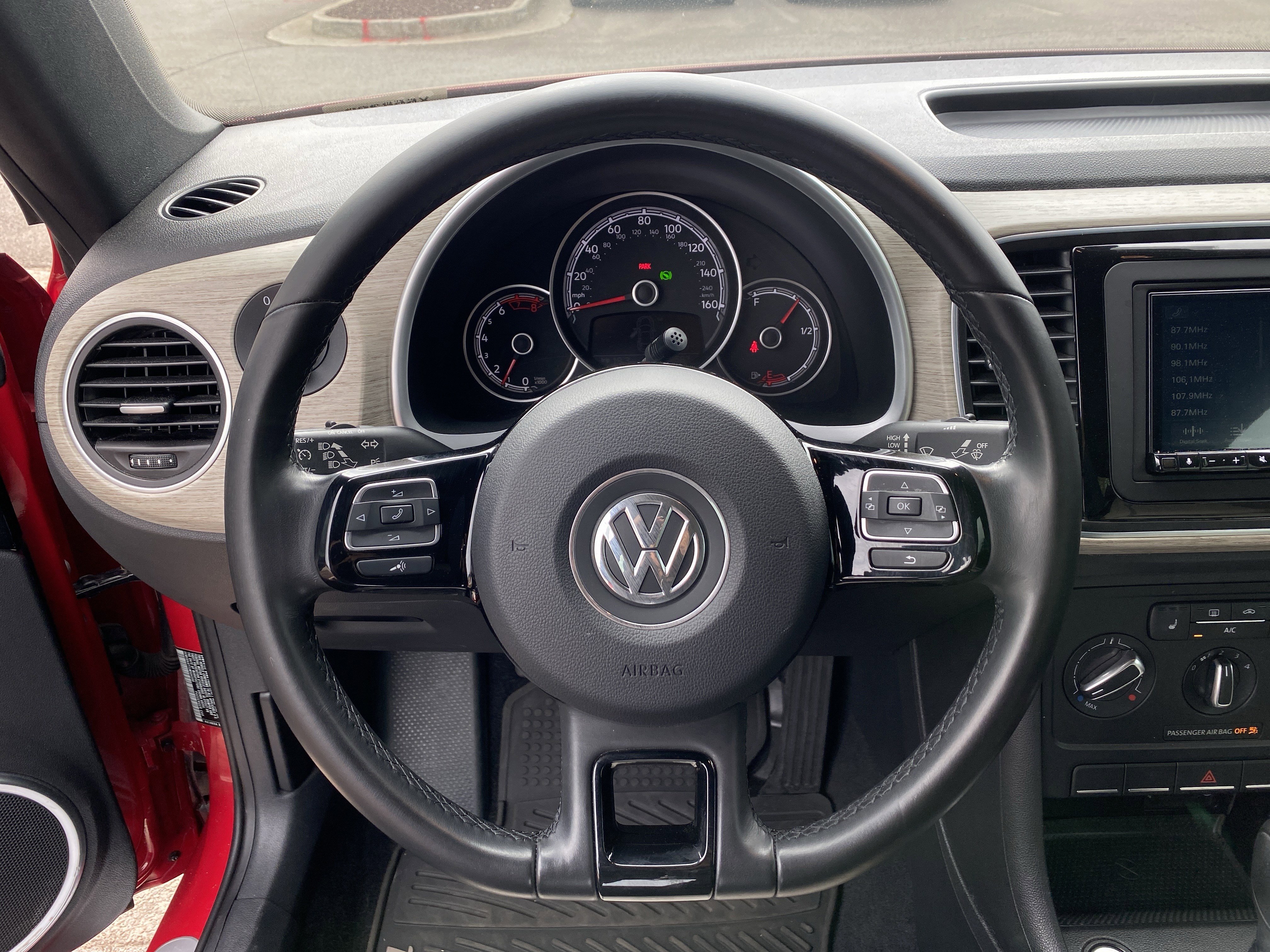 Used 2018 Volkswagen Beetle 2.0T Coast w/ Coast Lighting Package image 9