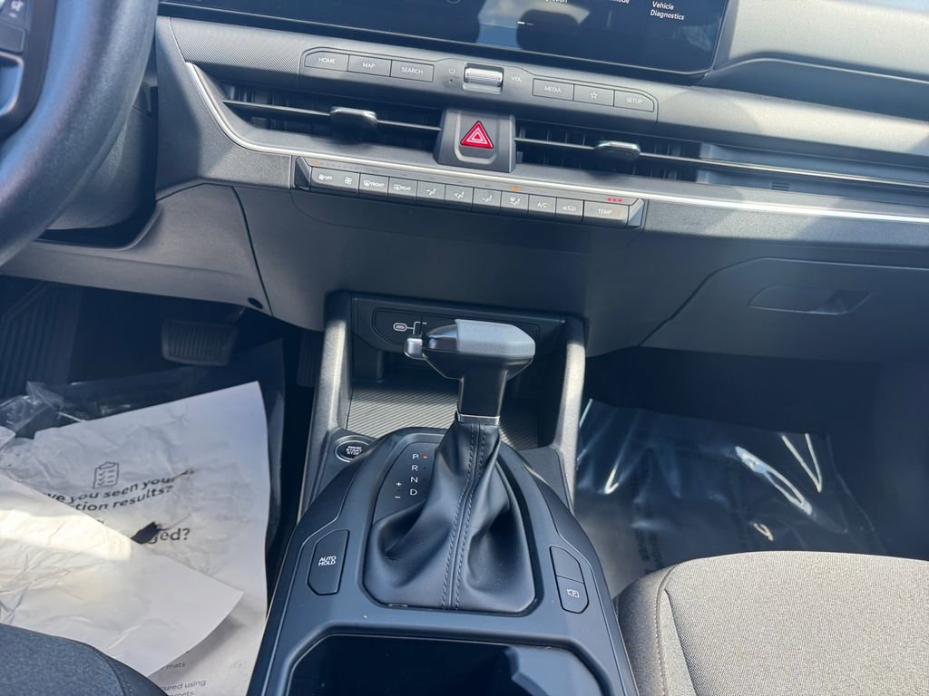 Used 2025 Kia K4 LXS image 11