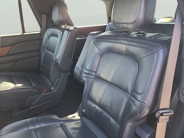 Used 2024 Lincoln Navigator Premiere AWD/4WD image 12