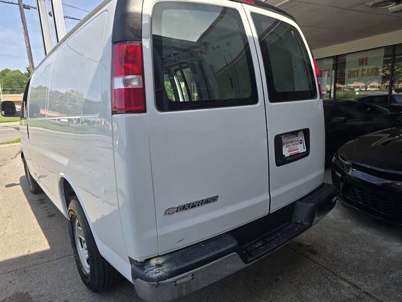 Used 2019 Chevrolet Express 2500 w/ Driver Convenience Package RWD image 5