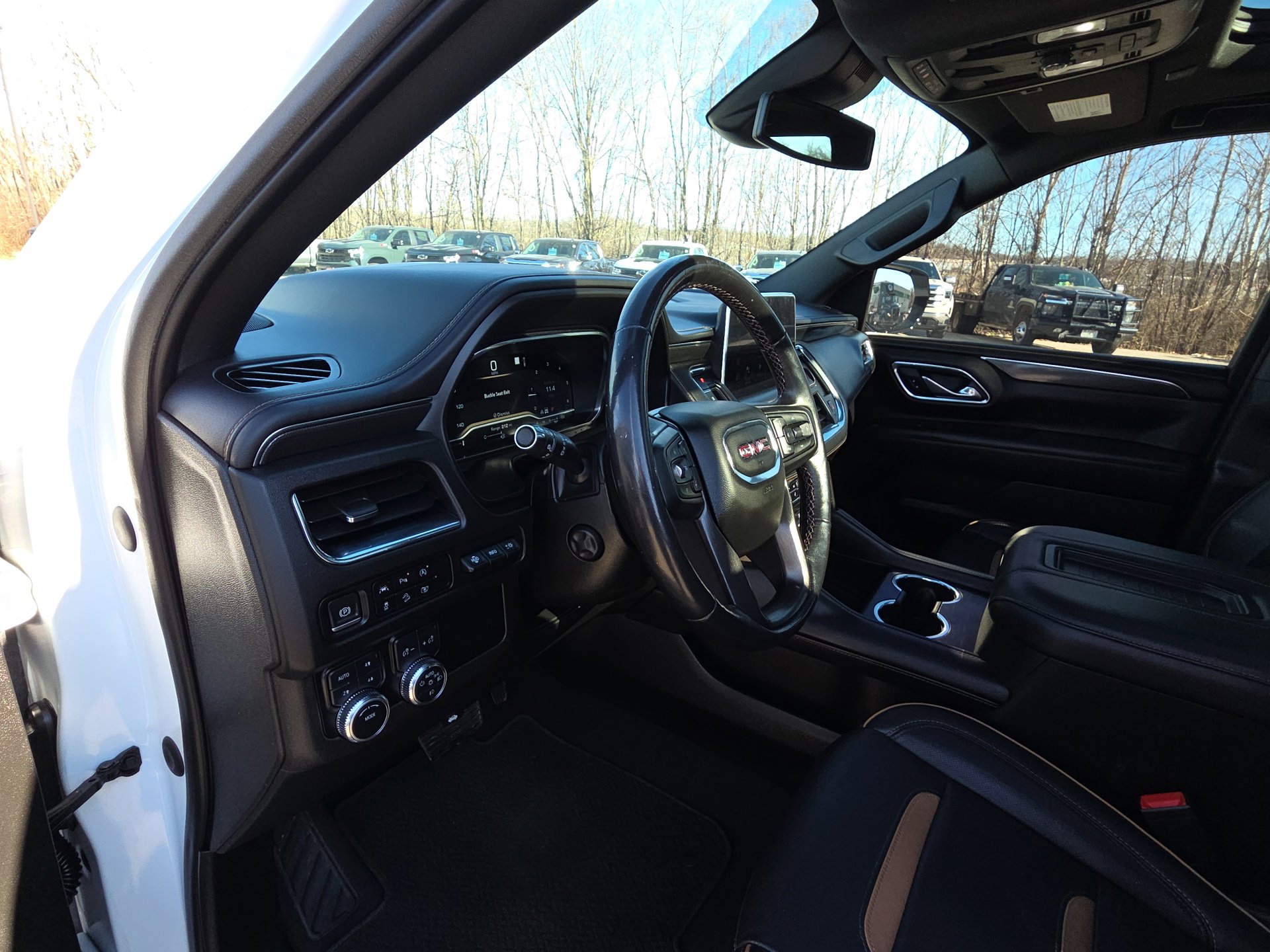 Used 2023 GMC Yukon XL AT4 w/ Technology Package image 14