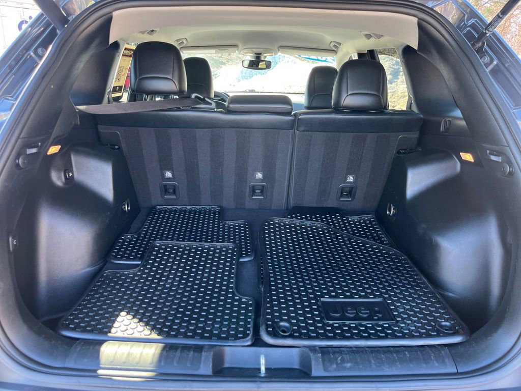 Used 2022 Jeep Cherokee Trailhawk w/ Trailer Tow Group image 20