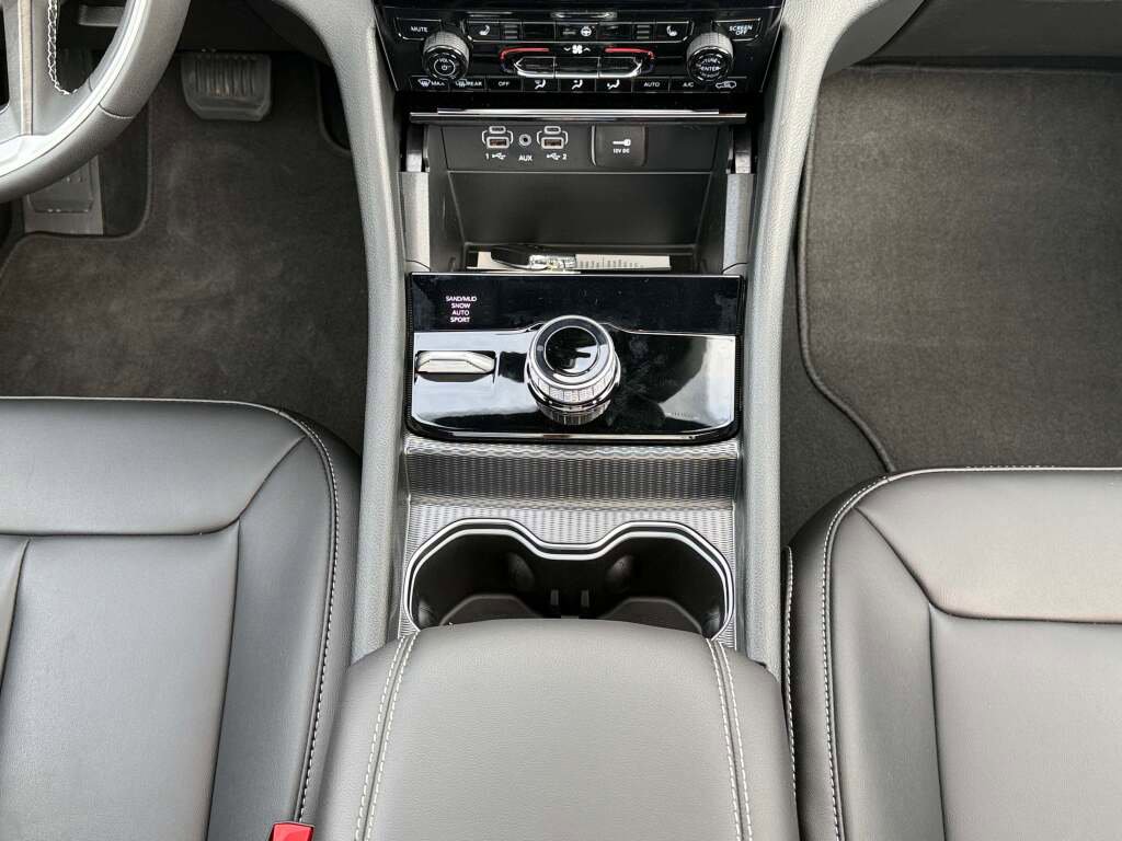 New 2025 Jeep Grand Cherokee L Limited w/ Black Appearance Package image 25