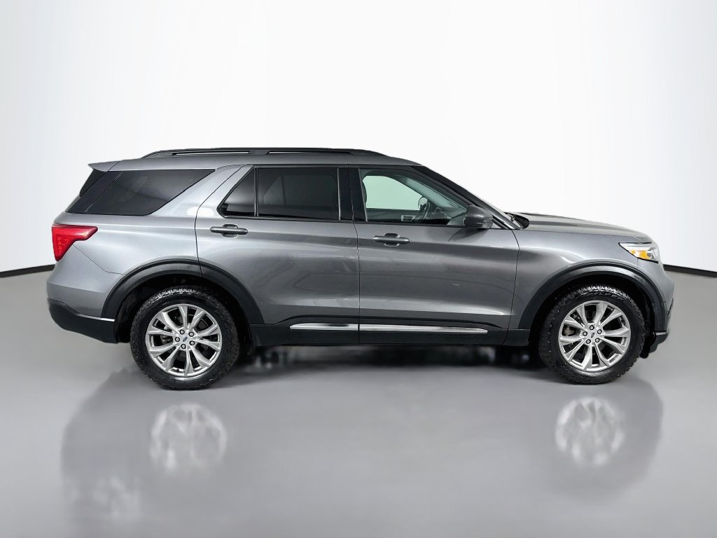Used 2023 Ford Explorer XLT w/ Equipment Group 202A AWD/4WD image 6