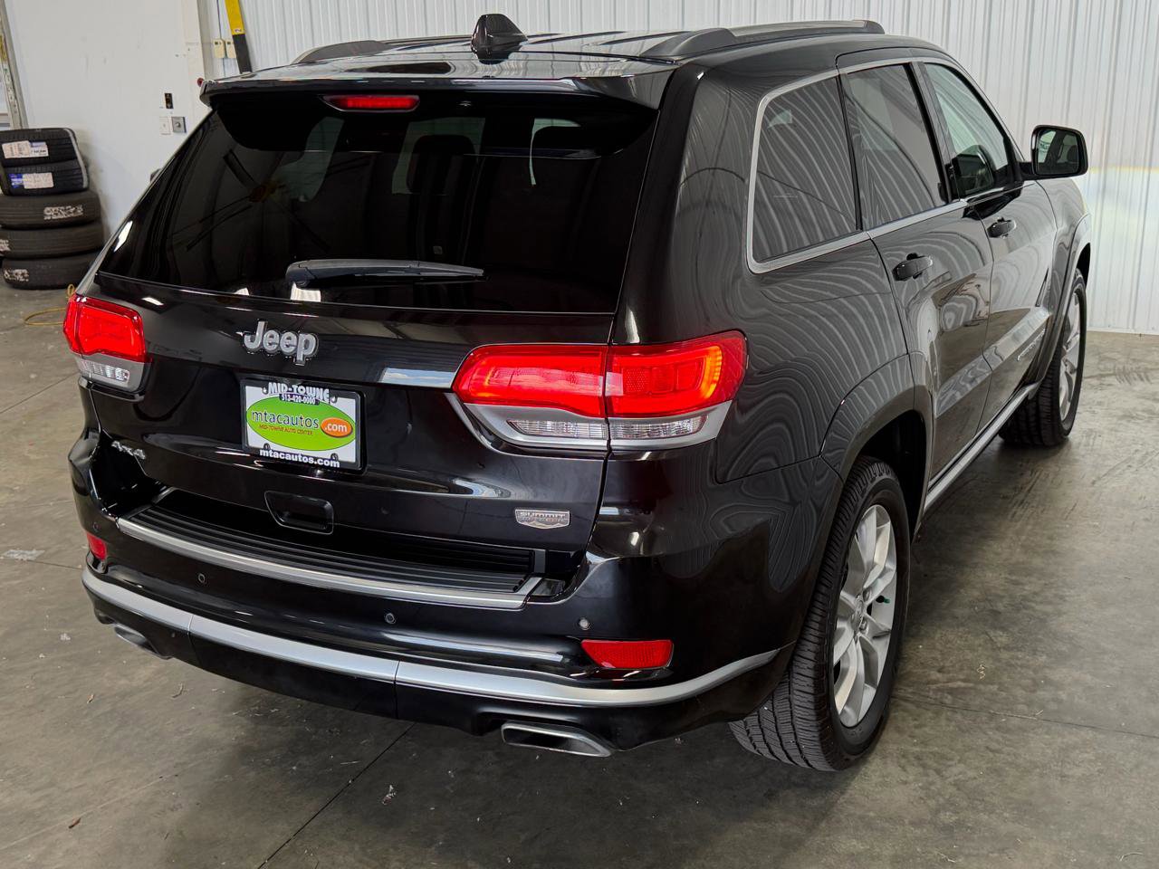 Used 2016 Jeep Grand Cherokee Summit w/ Platinum Series Group AWD/4WD image 23