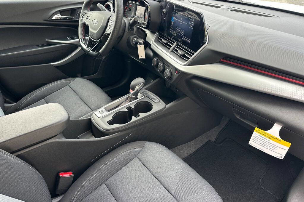 New 2026 Chevrolet Trax RS w/ Driver Confidence Package image 17