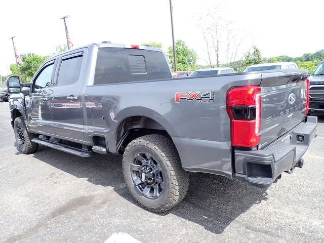 Used 2023 Ford F250 Lariat w/ Sport Appearance Package AWD/4WD image 4