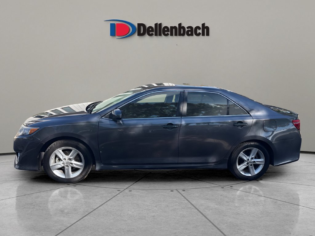 Used 2014 Toyota Camry SE FWD image 2