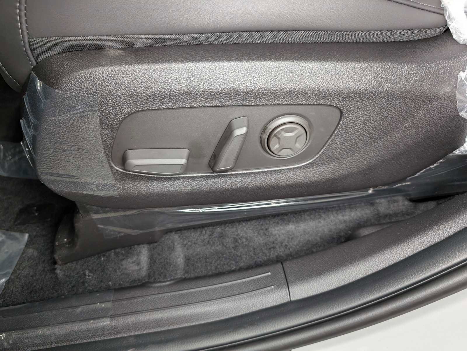 New 2026 Kia Carnival EX image 31