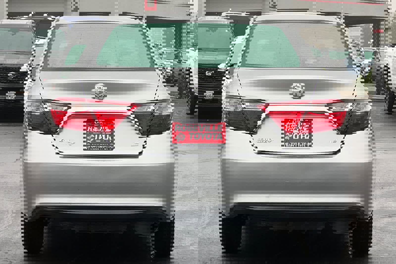 Used 2016 Toyota Camry LE image 8