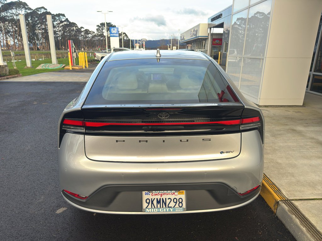Used 2024 Toyota Prius LE image 11