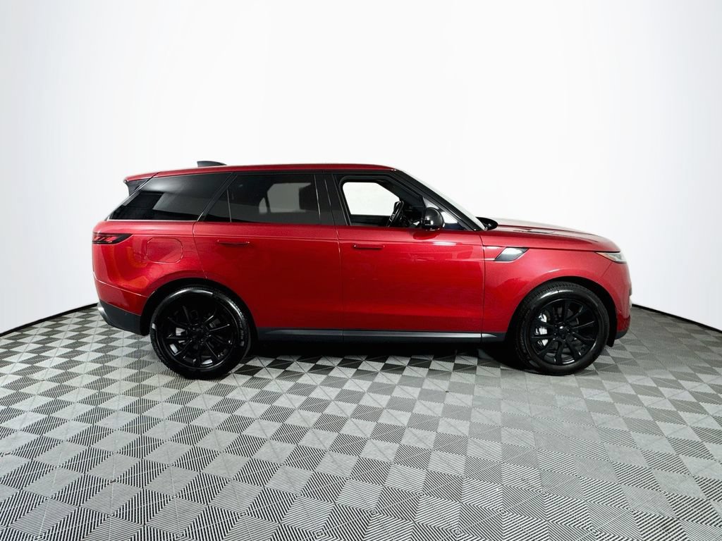 Used 2025 Land Rover Range Rover Sport SE AWD/4WD image 8