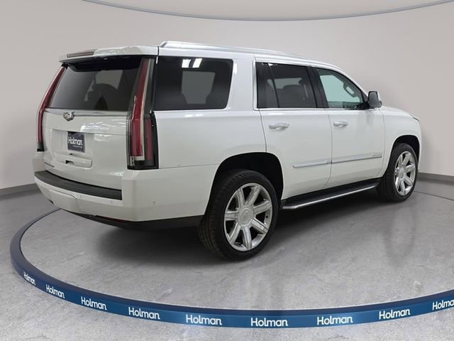 Used 2018 Cadillac Escalade Luxury AWD/4WD image 6