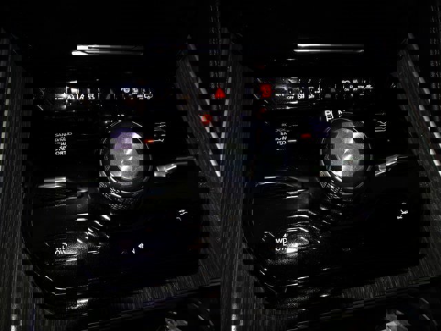 Used 2022 Jeep Wagoneer Series III w/ Premium Group I image 12